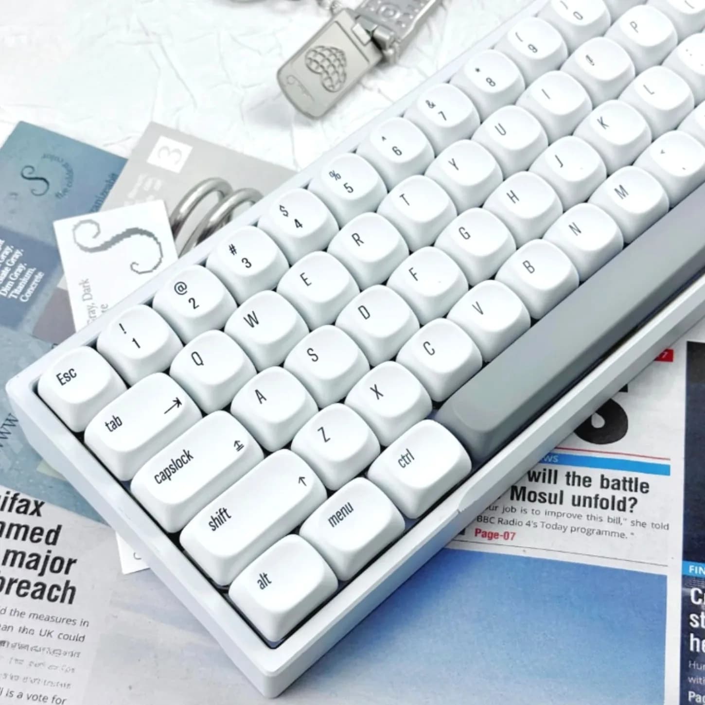 Portachiavi con tastiera meccanica minimalista, set di copritasti bianco puro, PBT, cappuccio MOA/XDA, 130 tasti