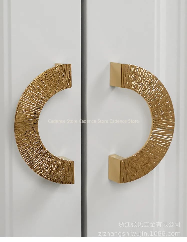 Maniglia per porta dell'armadio semicircolare rotonda in ottone Maniglia per cassetto da scrivania Manopole moderne Ferramenta per mobili Accessori da cucina