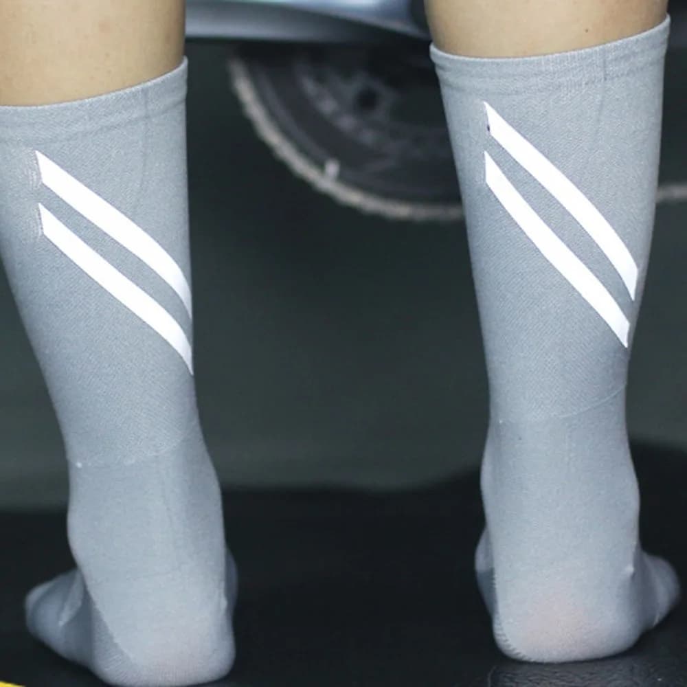 1 Pair Reflective Reflective Cycling Socks Sweat-absorbent Deodorant Reflective Sports Socks Not Deformed Anti Slip