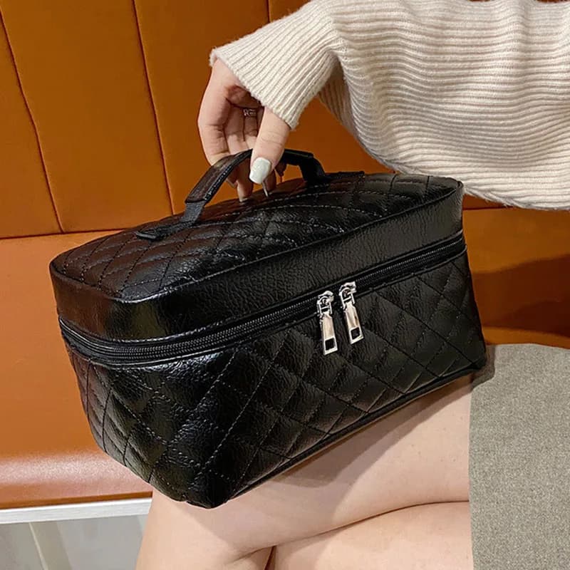 New Portable Cosmetic Bag with Embroidery Wire Pattern PU Black Cosmetic Bag Portable Cosmetic Bag with Solid Color Cosmetic Storage Box