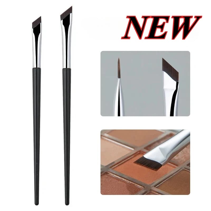 Precision brush for details: Ultra slim corner flat brush for eyeliner, eyebrows and under eyes