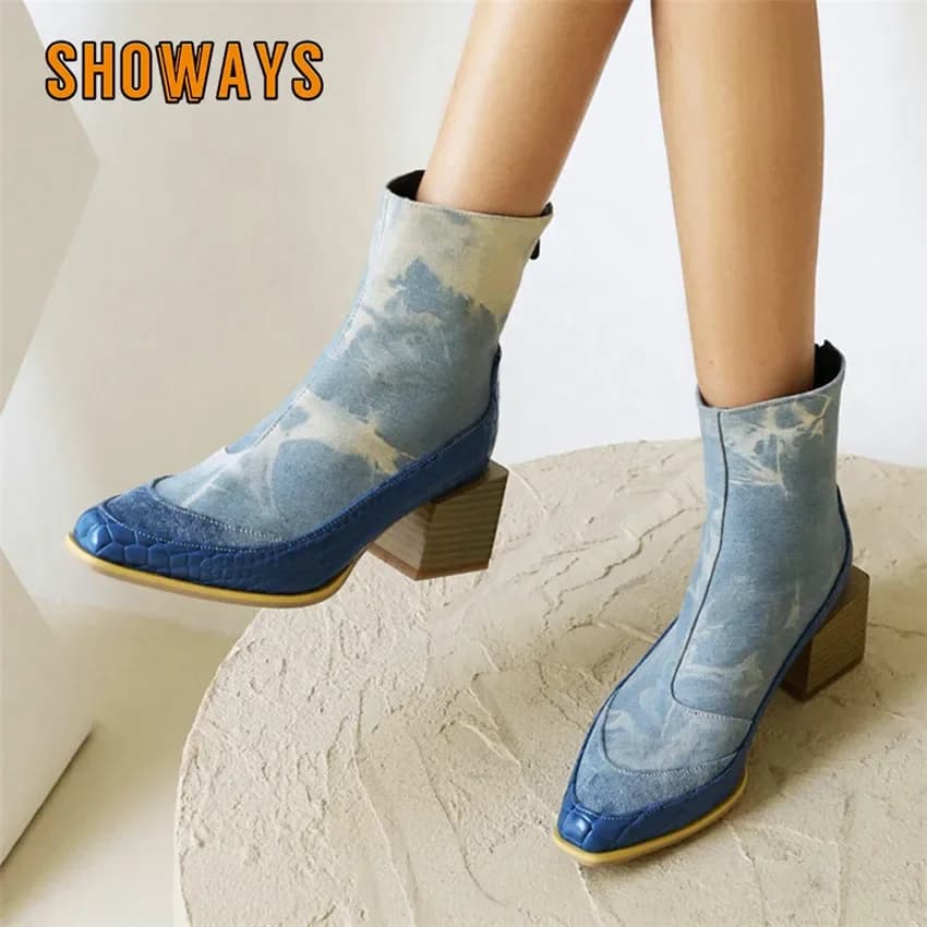 Stivaletti in denim con punta quadrata da donna alla moda Tacchi alti in legno a blocchi alti Autunno inverno Stivaletti corti con cerniera jeans blu da donna di grandi dimensioni