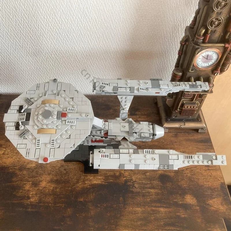NUOVO Modellino in Scala Media della Nave Spaziale USS Enterprise NCC-1701, Blocchi da Costruzione per Assemblaggio Fai-da-Te, Giocattolo Regalo