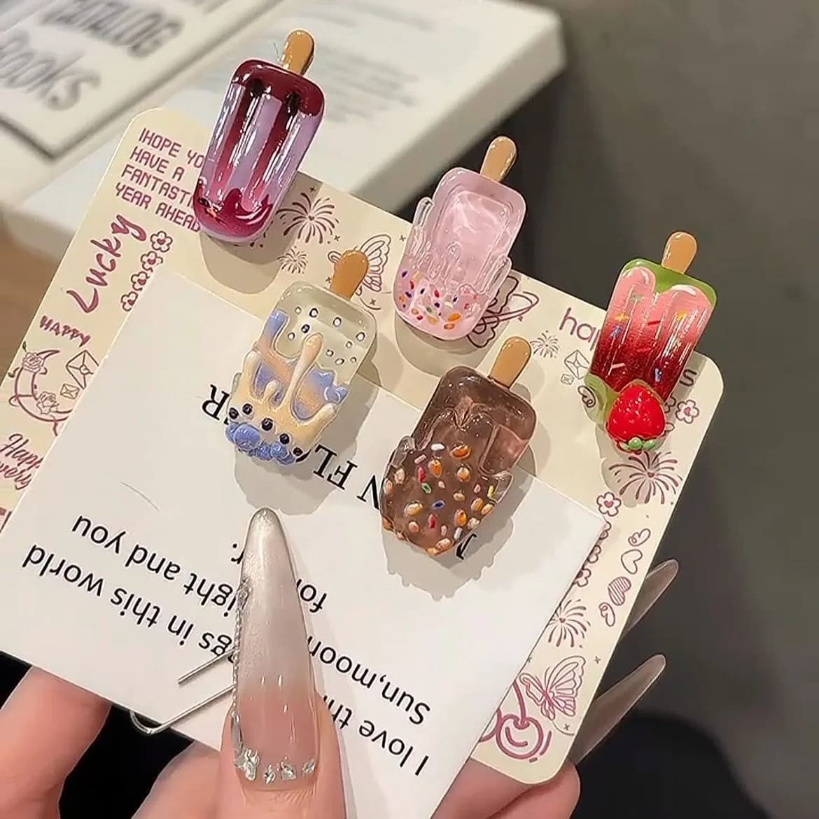 5 hair clips in the shape of mini ice cream, nice and fun, shaped like ice, for fringe, cartoon style, high aesthetic