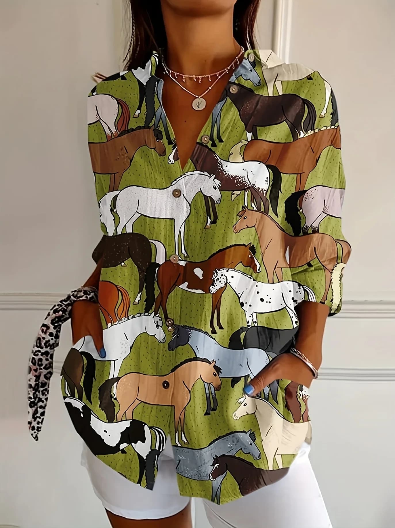 Spring and summer women's shirt in strong sizes fabric