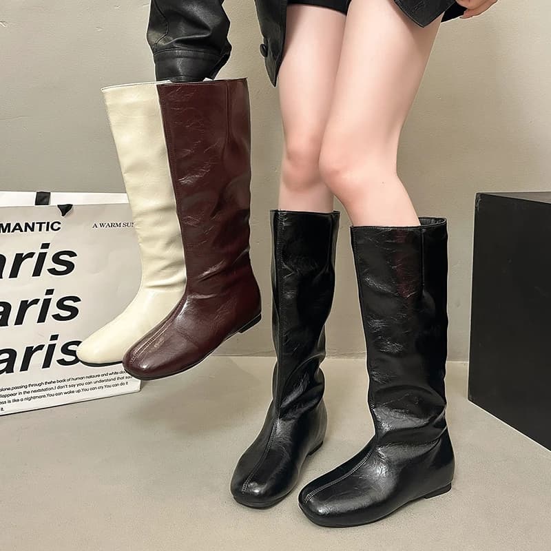 2026 Fall/Winter New Women's Black Wide-Leg Motorcycle Boots, Super Stylish Wide-Calf Square-Toe High Boots