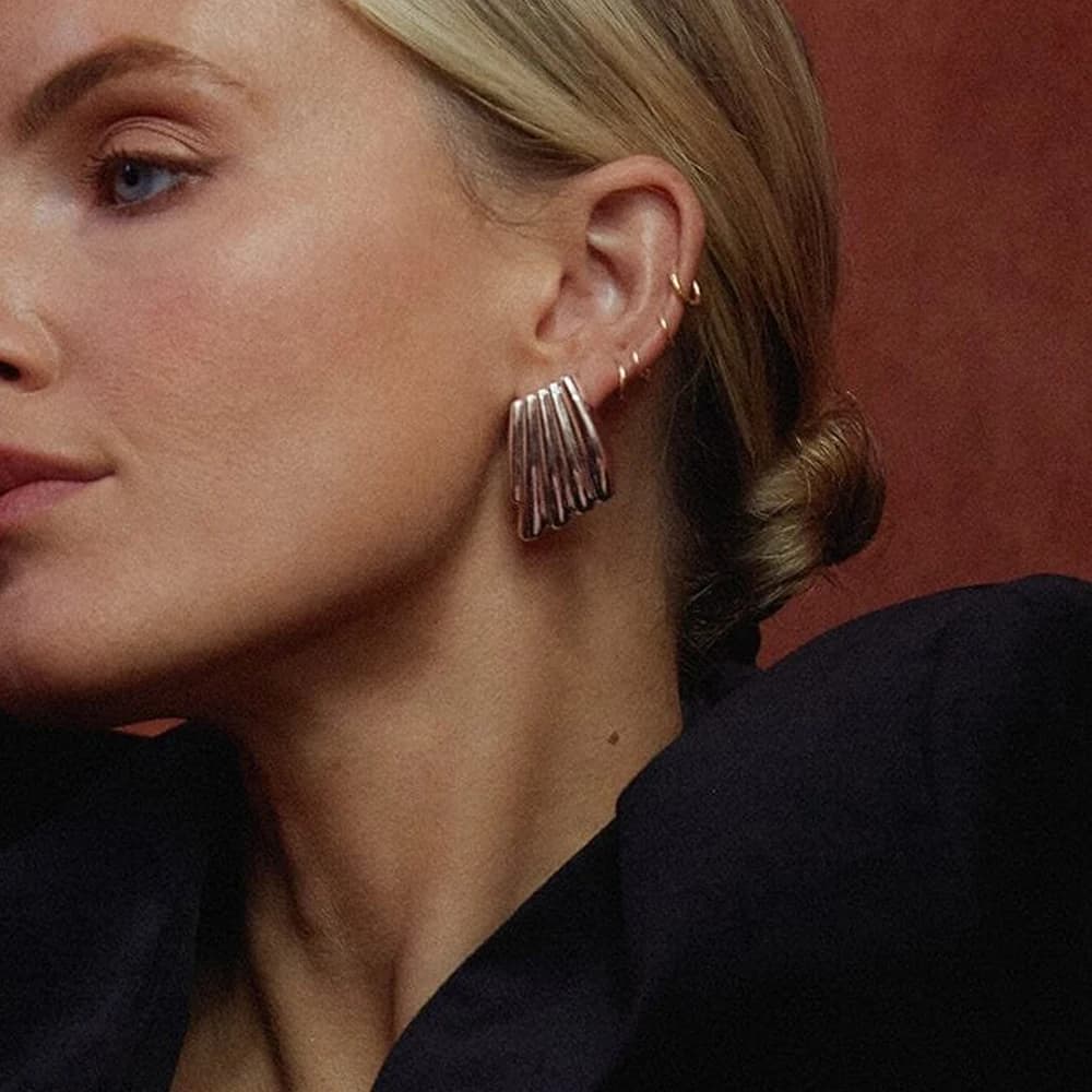 New Trapezoid Oversize Wave Stud Earrings for Women Girls Gold Plated Polished Striped Statement Earring Lightweight Ear Jewelry
