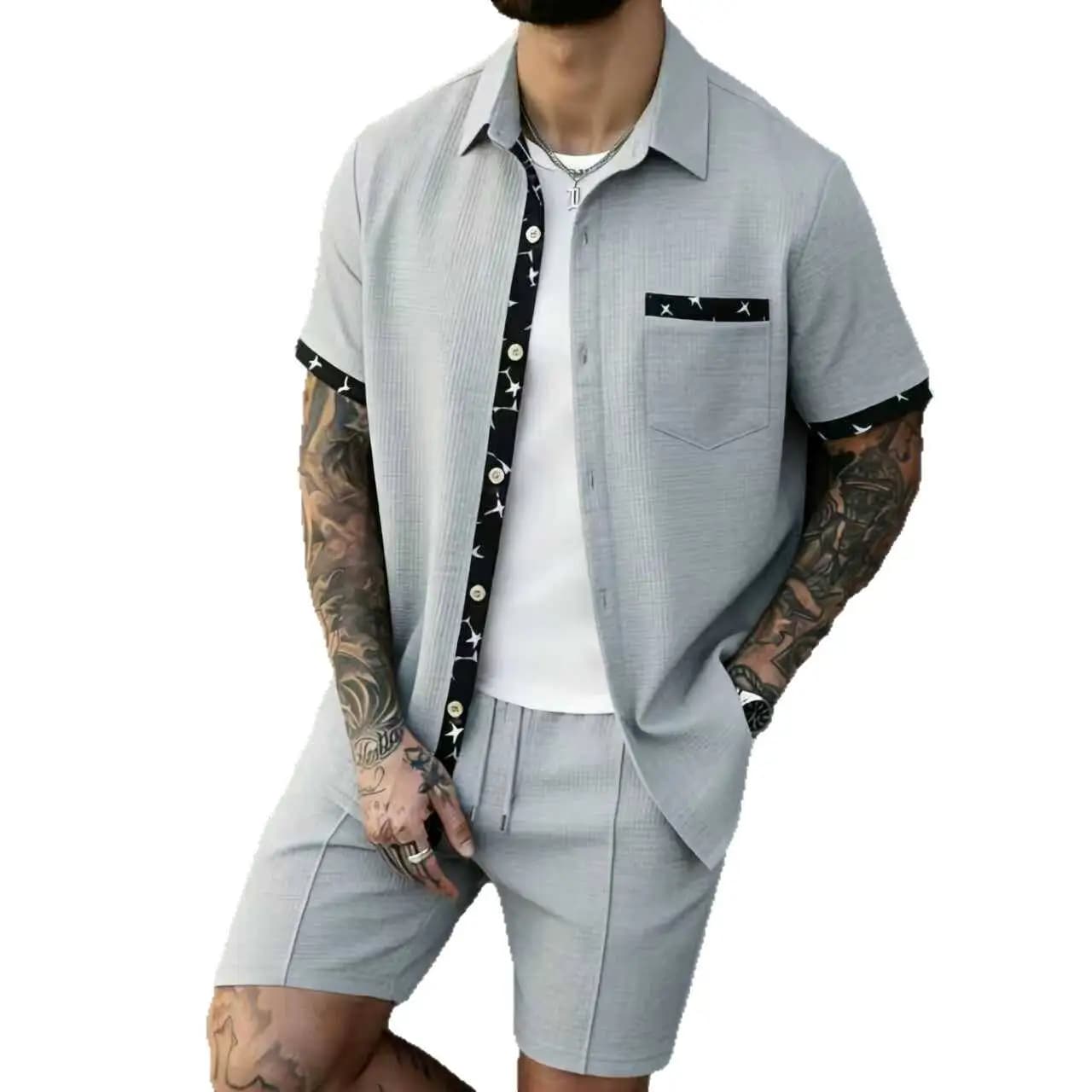 Set di camicia a maniche corte e pantaloncini da ragazzo in stile rock alla moda, casual, estivo, con colletto rovesciato, ensemble streetwear alla moda