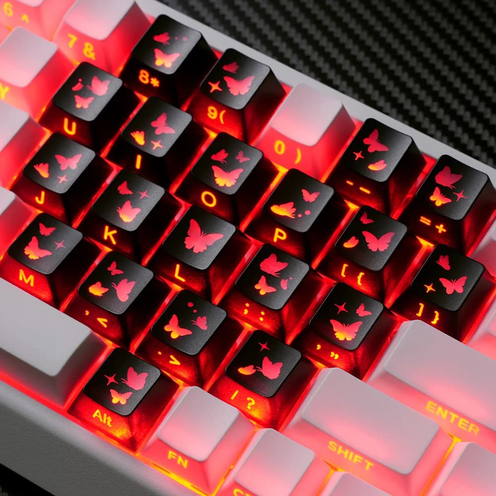 Copritasti con farfalla a forma di cuore nero Profilo personalizzato in ciliegio Incisione laterale del PC Accessori per tastiera meccanica con copritasti artigianali traslucidi