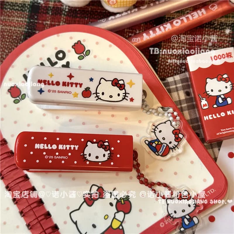 Set di Graffette in Metallo Hello Kitty di Sanrio, Mini Graffettatrice Portatile per Scuola, Studenti, Cancelleria e Ufficio