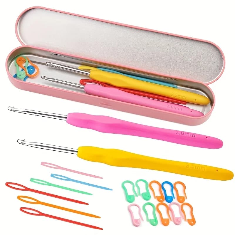 Set di uncinetti ergonomici con impugnatura morbida, ferri da maglia da 3,0 mm e 3,5 mm con segnapunti e custodia portatile in metallo rosa