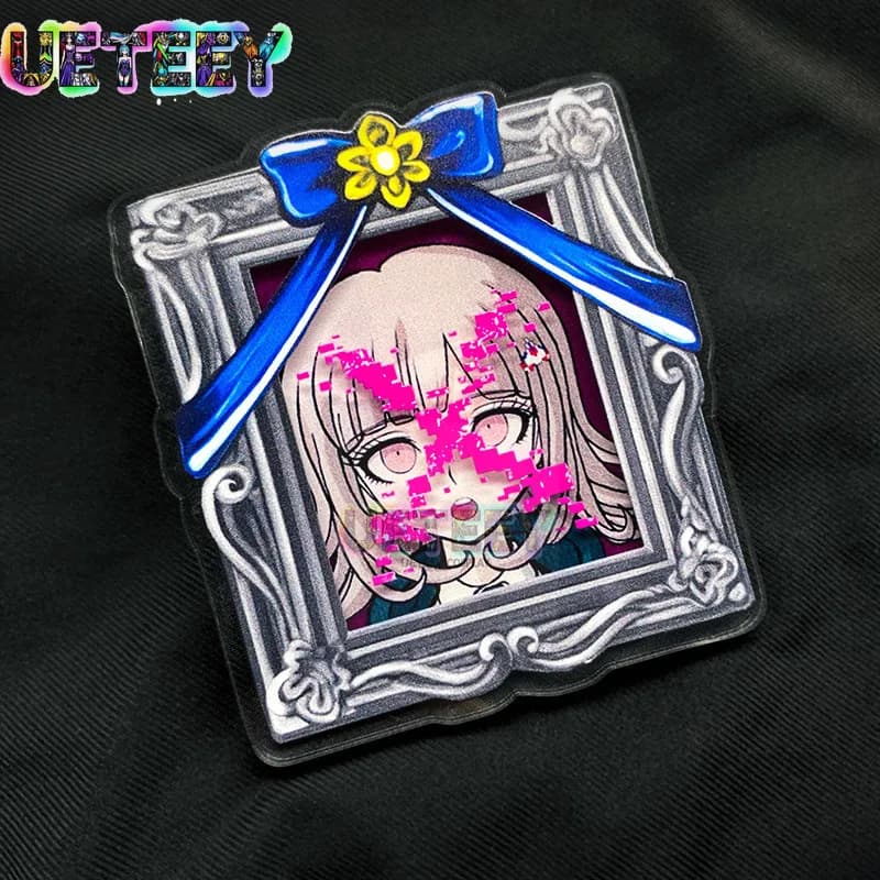 UETEEY COS Anime Badge Portafoto in Acrilico Ciondolo Kokichi Ouma Chiaki Nanami Accessori per Vestiti Spilla Decorazione Zaino