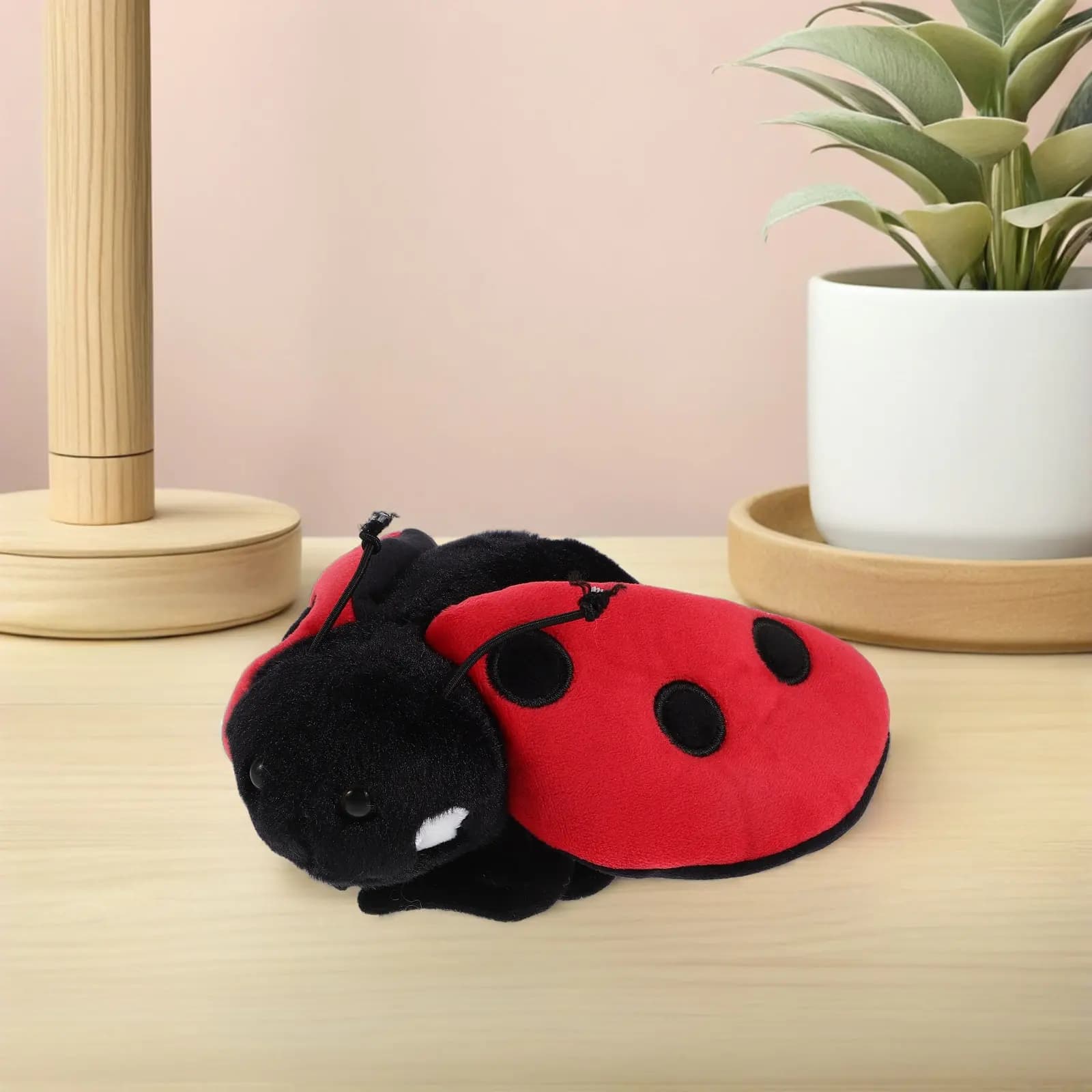 Coccinella Maculata Rossa e Nera, Peluche Morbido da 8 Pollici per Bambini, Decorazione per Cameretta, Giocattolo Educativo e Ausilio per l'Apprendimento