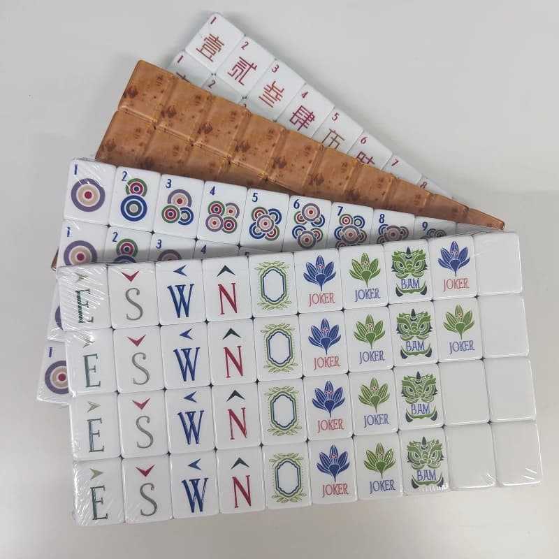 OMHJGO Set di Mahjong Americano di Lusso Inciso, in Acrilico con Effetto Legno, per Gioco Familiare e Tempo Libero