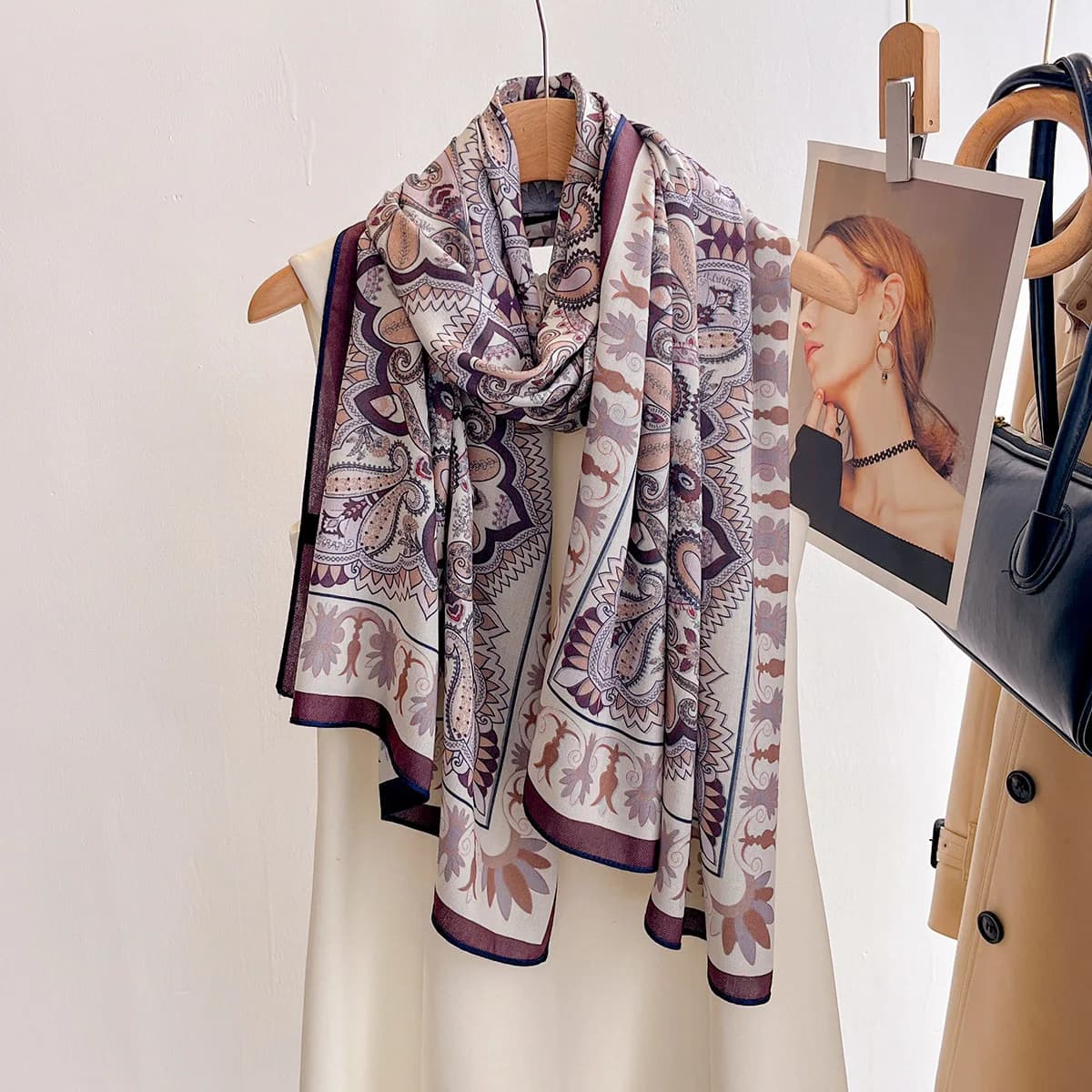 Sciarpa da spiaggia 60*170 cm bicolore stampata per donna, scialle grande traspirante, sciarpe di lusso con stampa Paisley, elegante hijab.