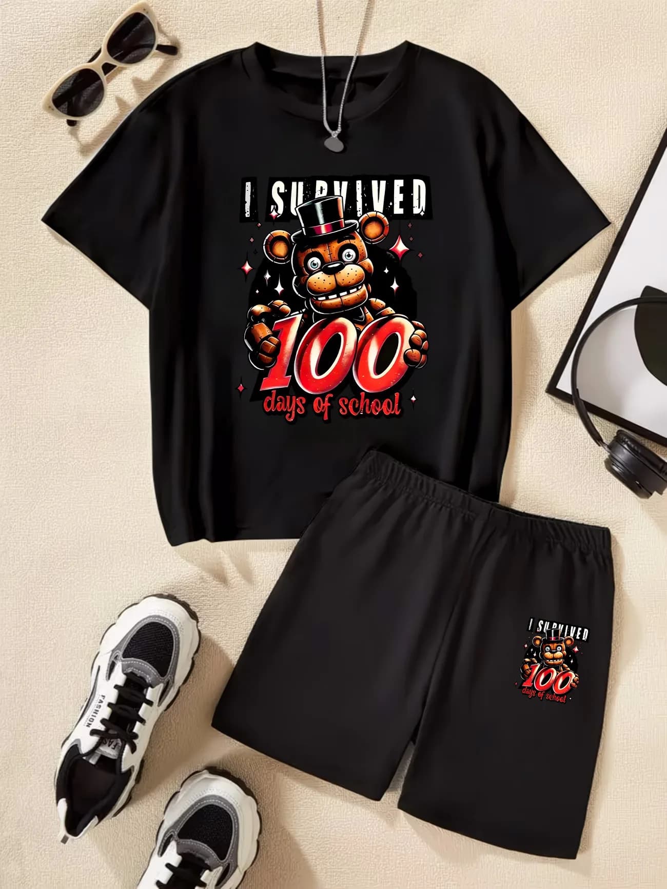 Completo estivo nero da ragazzo! Stampa Fnaf Freddy "100 Days Survival"