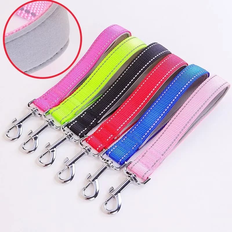 Guinzaglio per cani Guinzaglio per cani corto Guinzagli riflettenti da 25 cm per passeggiate per cani Maniglia comoda Guinzagli a catena per cani di grandi dimensioni Accessori per animali domestici