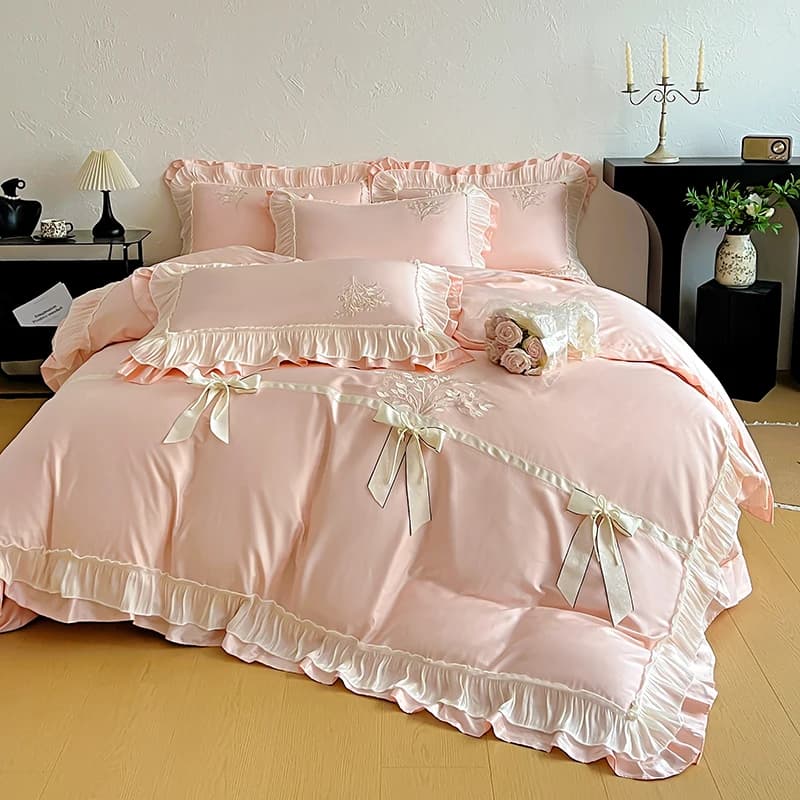 Set of Luxury Bed Linens in Egyptian Cotton with Pink Flame and Embroidery in Lace, Set Copripiumino, Sheet Flat/With Corners and Loyalty, 4 Pieces