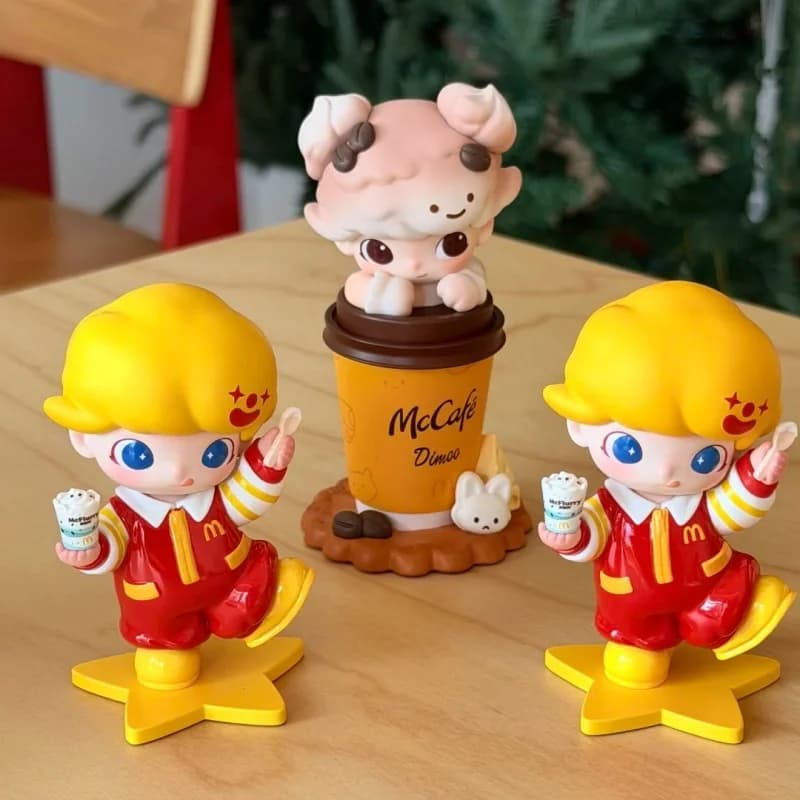 Pop Mart X McDonald's Dimoo Figure McFlurry McCafe Cherry Blossom: Statuetta da Collezione a Tema Fiori di Ciliegio, Decorazione da Scrivania per Collezionisti di Anime