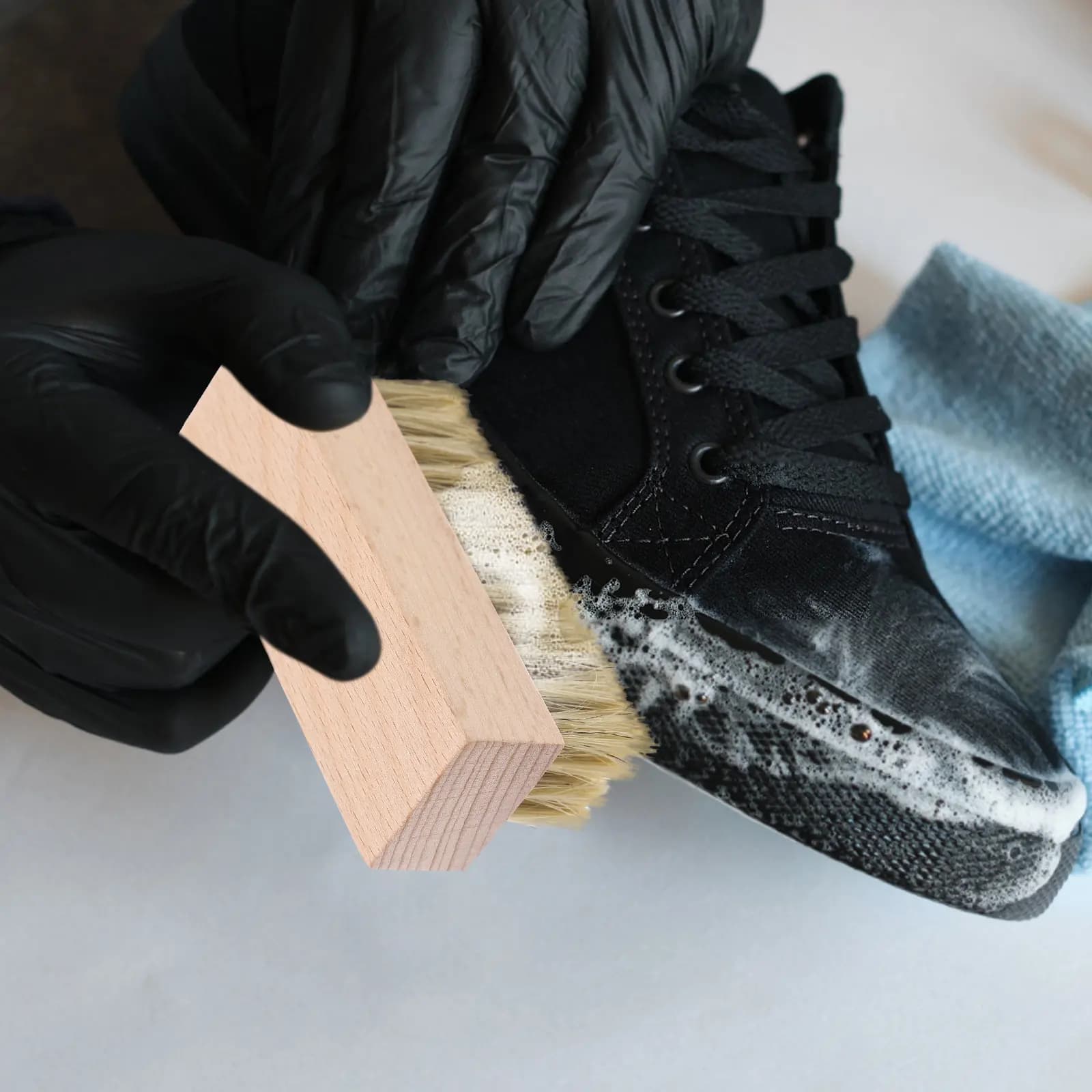 1 spazzola per la pulizia delle scarpe con manico in legno, multiuso, per la pulizia domestica, per scarpe e vestiti, robusta