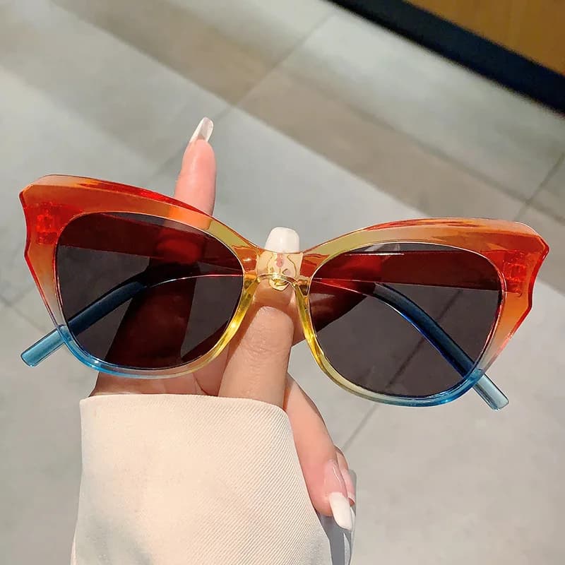 Occhiali da Sole da Donna 2024 Nuovi Anti-UV, Design Semplice e Snellente, Stile di Alta Gamma, Personalizzati con Patchwork