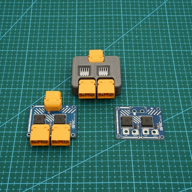 DC 5-100V DC 5-100V dual battery expansion module with XT60 connector and automatic switching for RC aeromodels/drone (1 pc)