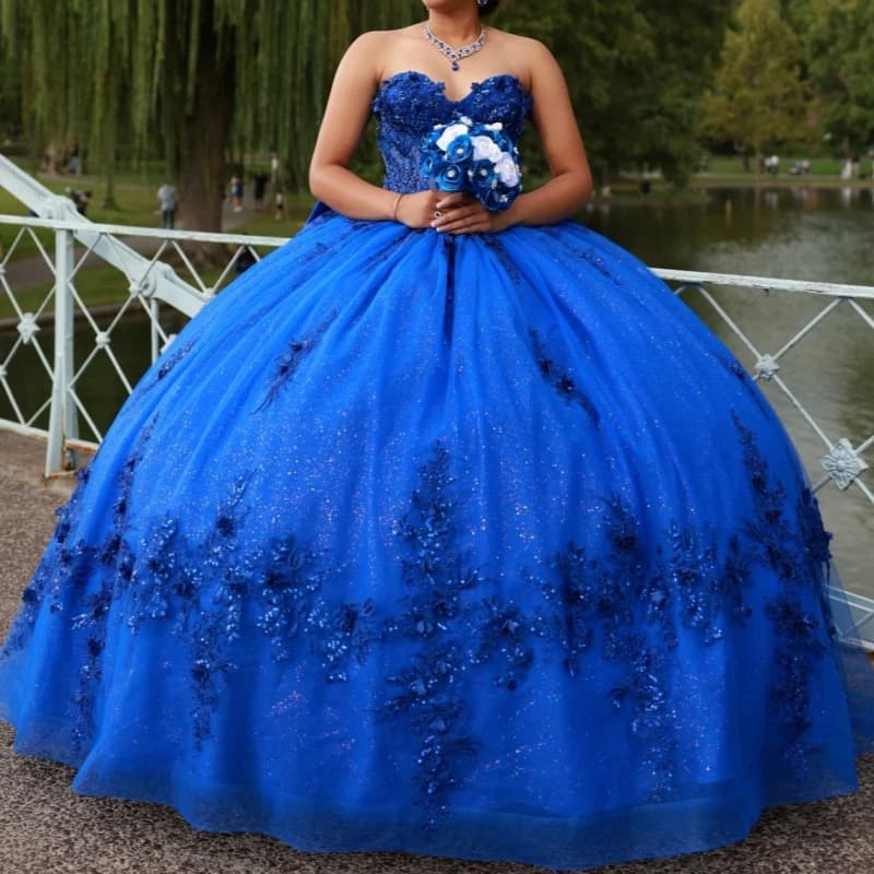 Abiti Quinceanera lucidi blu royal con spalle scoperte Applique perline di pizzo Fiocco Tull Festa di compleanno Dolce 16 Abiti Abiti 15