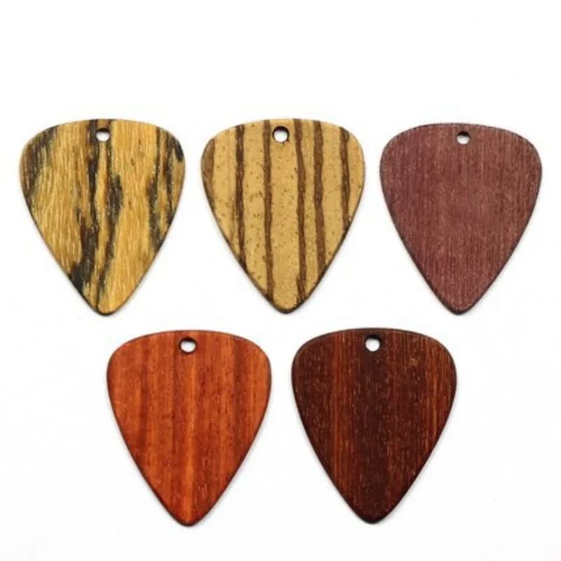 1 pz plettro per chitarra legno legno di sandalo rosso plettro collana pendente pendente regalo in legno di sandalo
