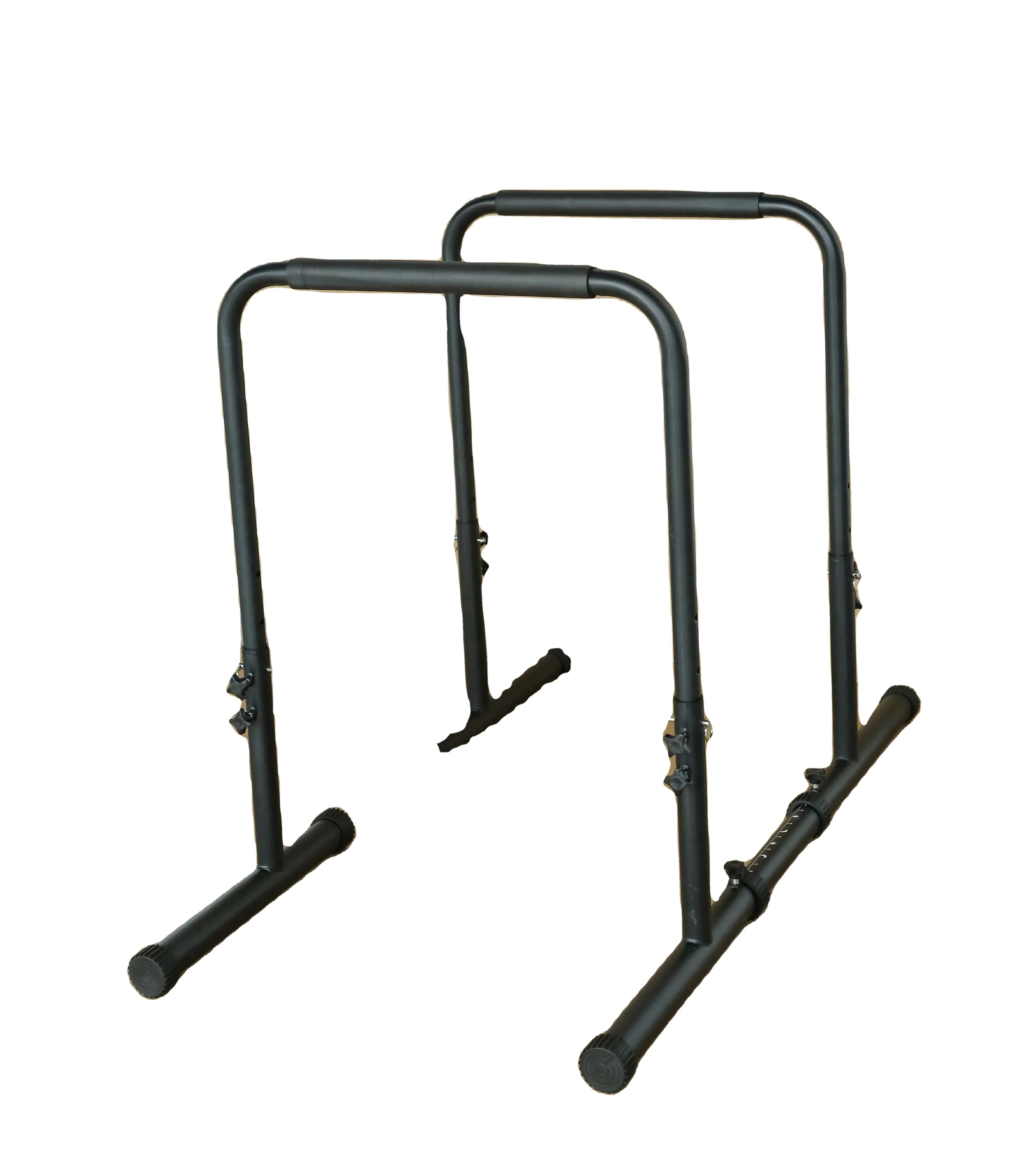 Stazione per flessioni e trazioni con barre parallele regolabili in altezza, favorisce le vendite