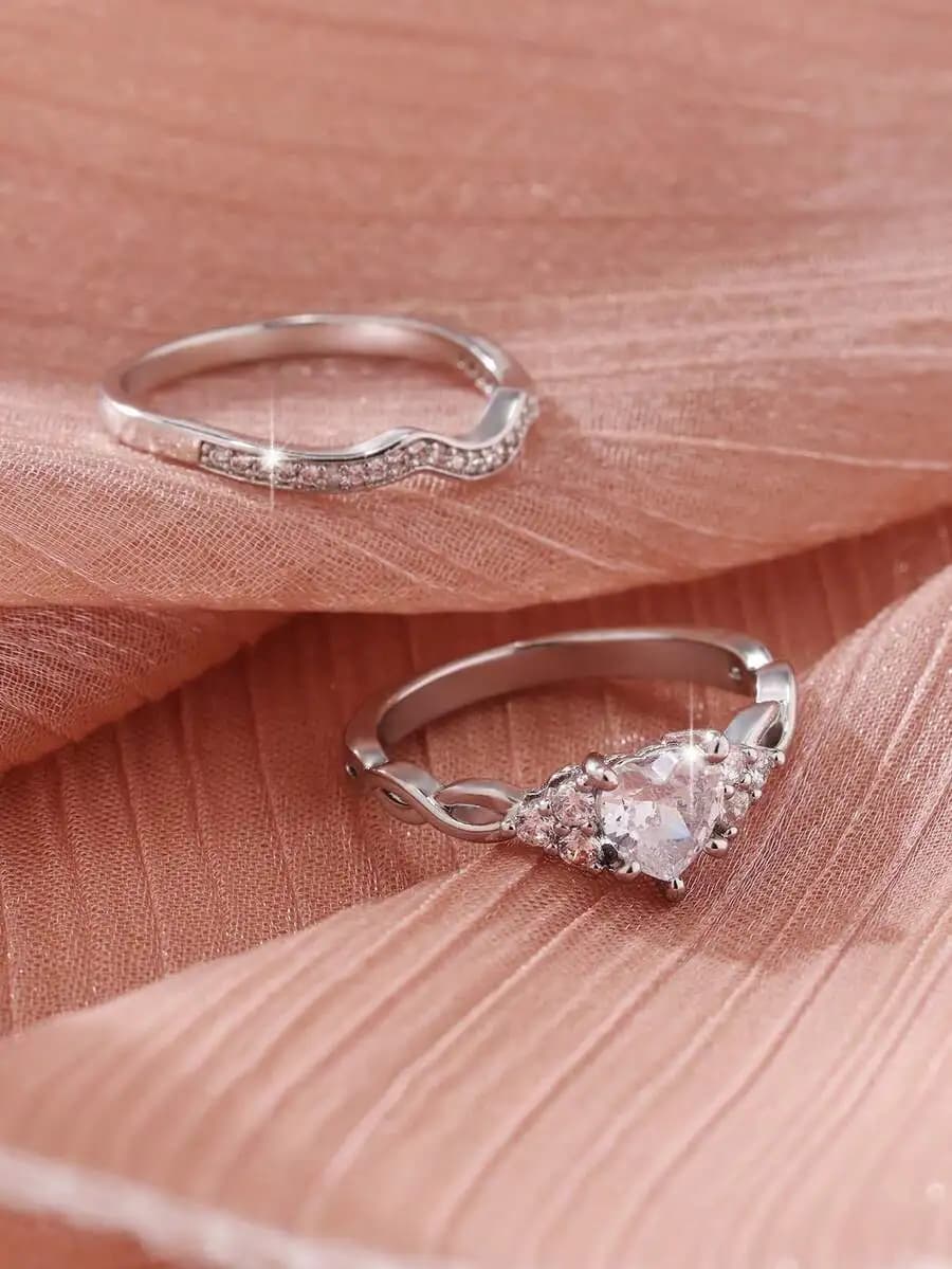 Set di 2 eleganti anelli con zirconi cubici a forma di cuore per donna, regalo per l'uso quotidiano