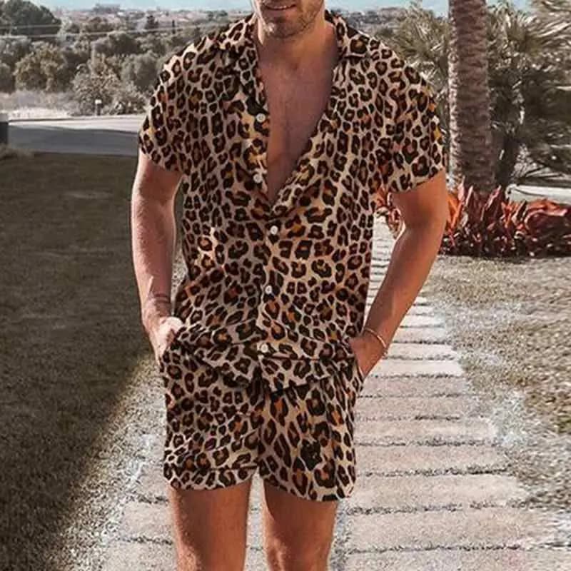 Set di due pezzi da uomo con stampa leopardata camicia e pantaloncini con colletto rovesciato a maniche corte abiti Casual larghi abiti estivi di moda maschile