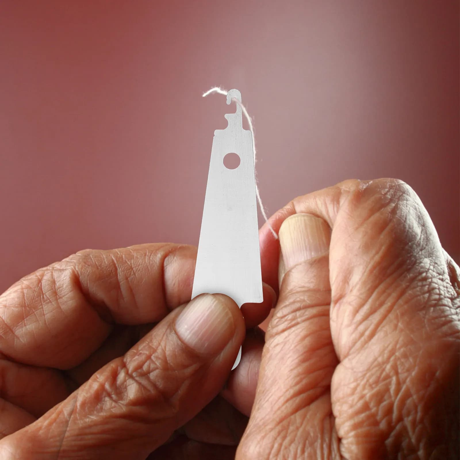 100 Pezzi Infilacuci con Gancio in Acciaio a Occhio Grande, Strumento per Cucito Fai da Te, Accessori per Punto Croce, Kit di Infilatura, Attrezzo per Infilare le Aghi