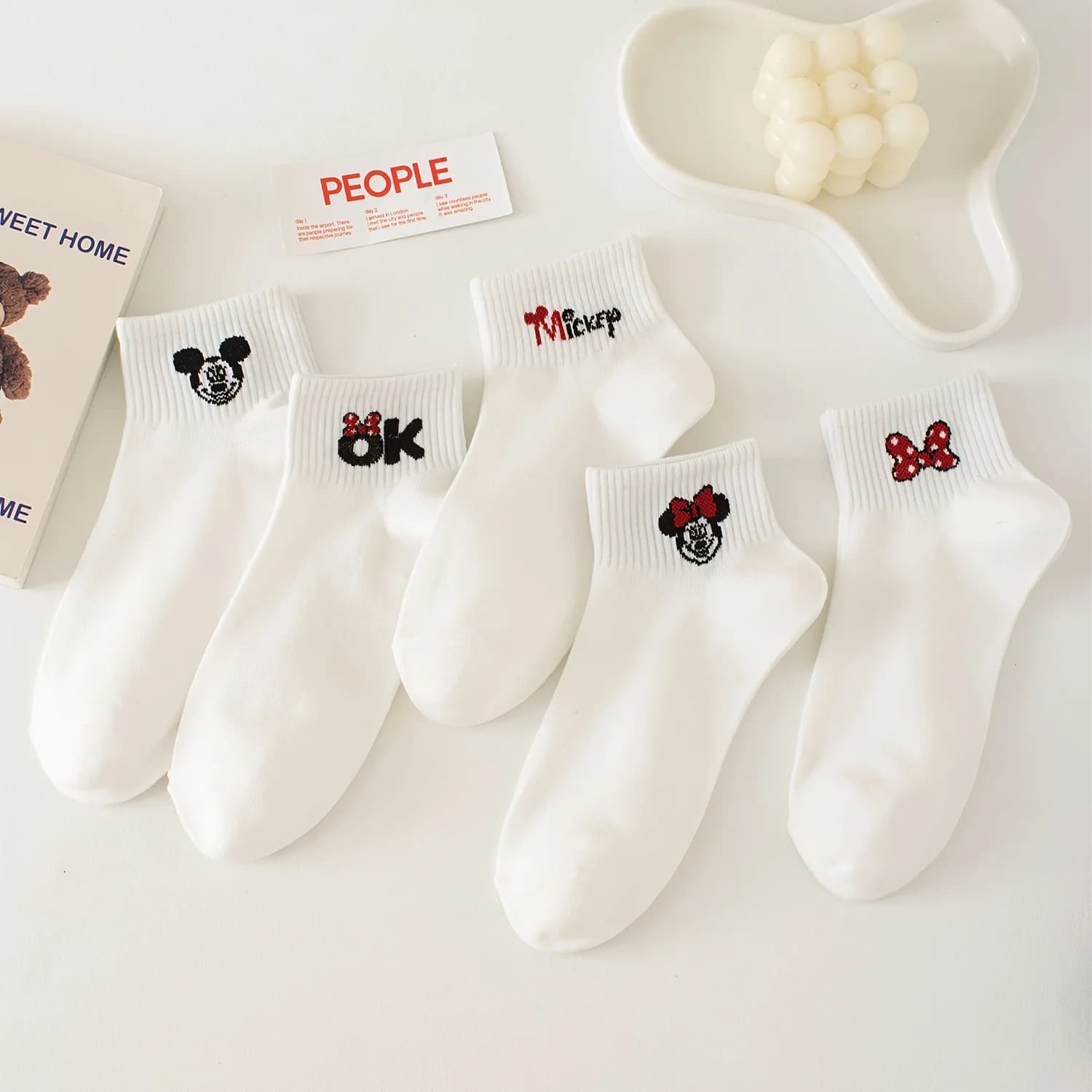 5 paia di calzini Disney Mickey e Minnie con collo rotondo, stampa di lettere e fiocchi, calzini casual bianchi traspiranti da donna