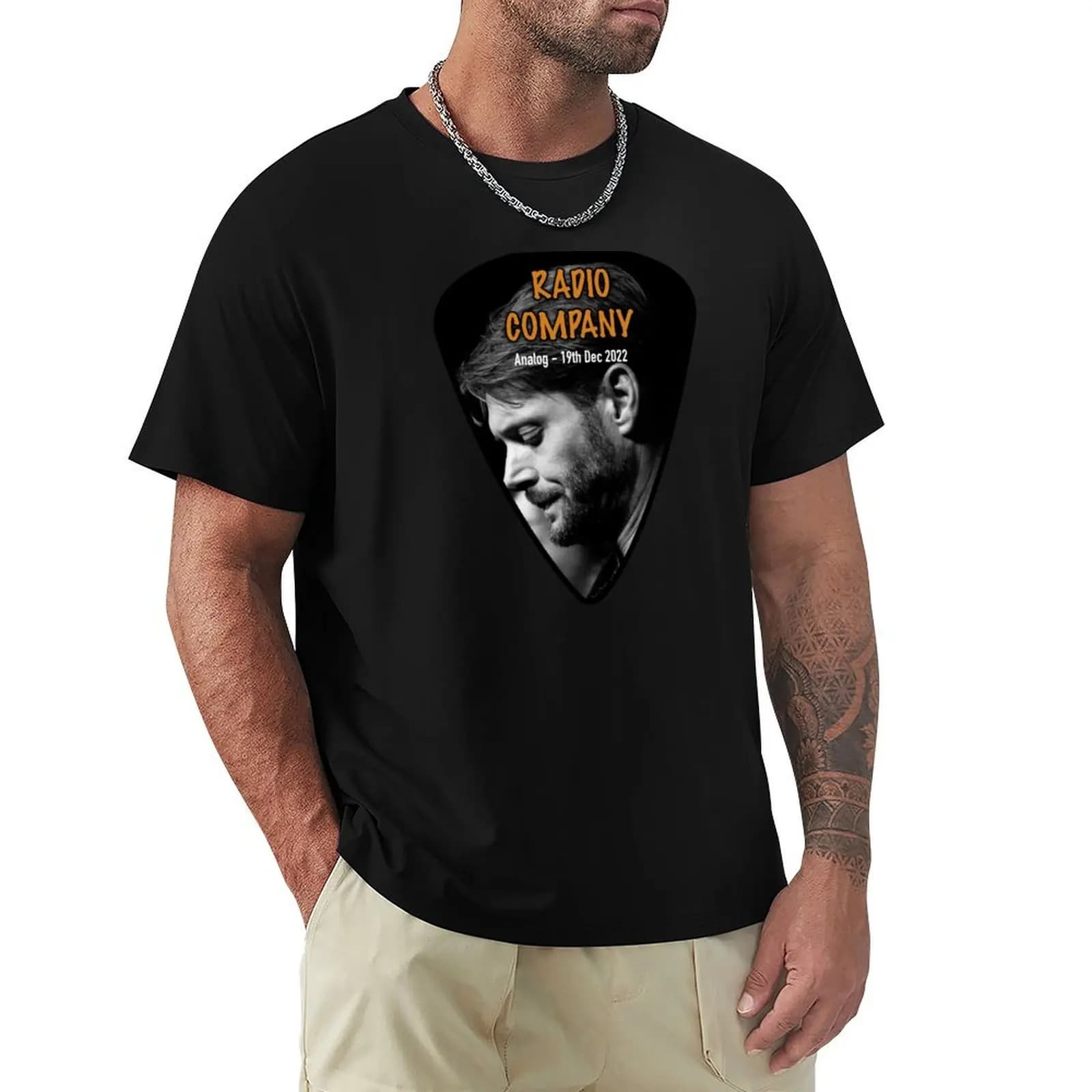 T-shirt Jensen Radio Company Guitar Pick, comoda maglietta basic con scollo rotondo