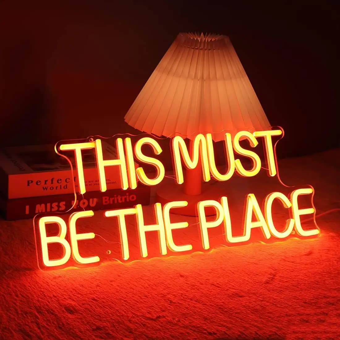Insegna al Neon LED 'THIS MUST BE THE PLACE' per Arredamento Casa, Bar, Caffè, Atmosfera Romantica, Arte Murale, Citazione Sentimentale, Luce Calda, Regalo