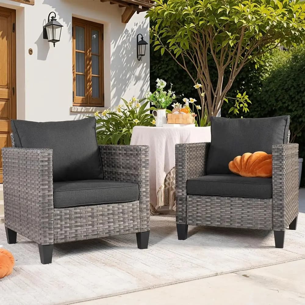 Set di 2 Sedie da Patio, Sedie in Vimini da Esterno o 2 Poltrone in Rattan Resistente alle Intemperie con Schienale Alto e Cuscini Comodi per Terrazza, Portico o Piscina