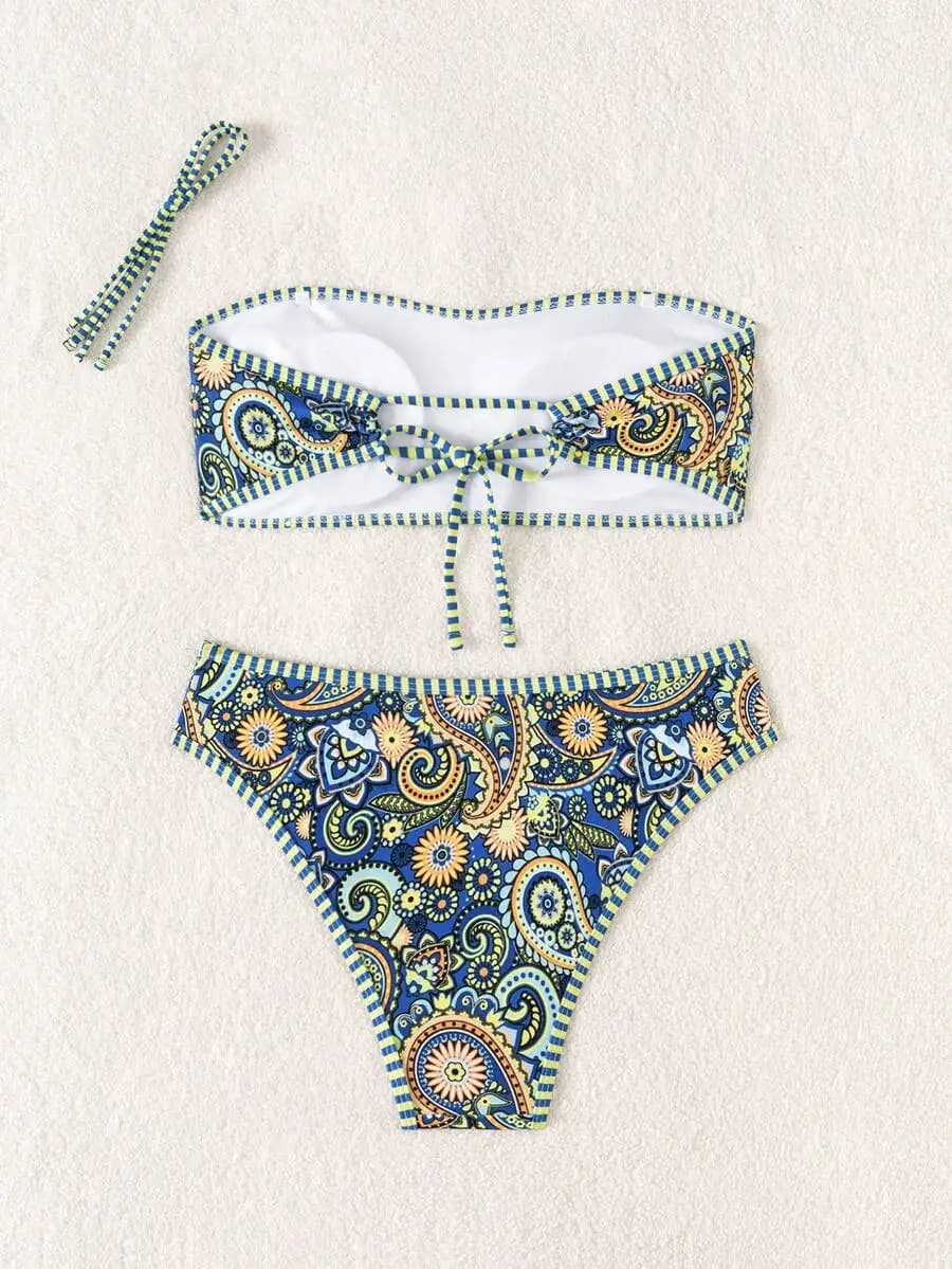 Bikini a fascia con stampa Paisley, due pezzi, con bordo a righe, laccetti regolabili sul retro e slip a vita alta per le vacanze estive