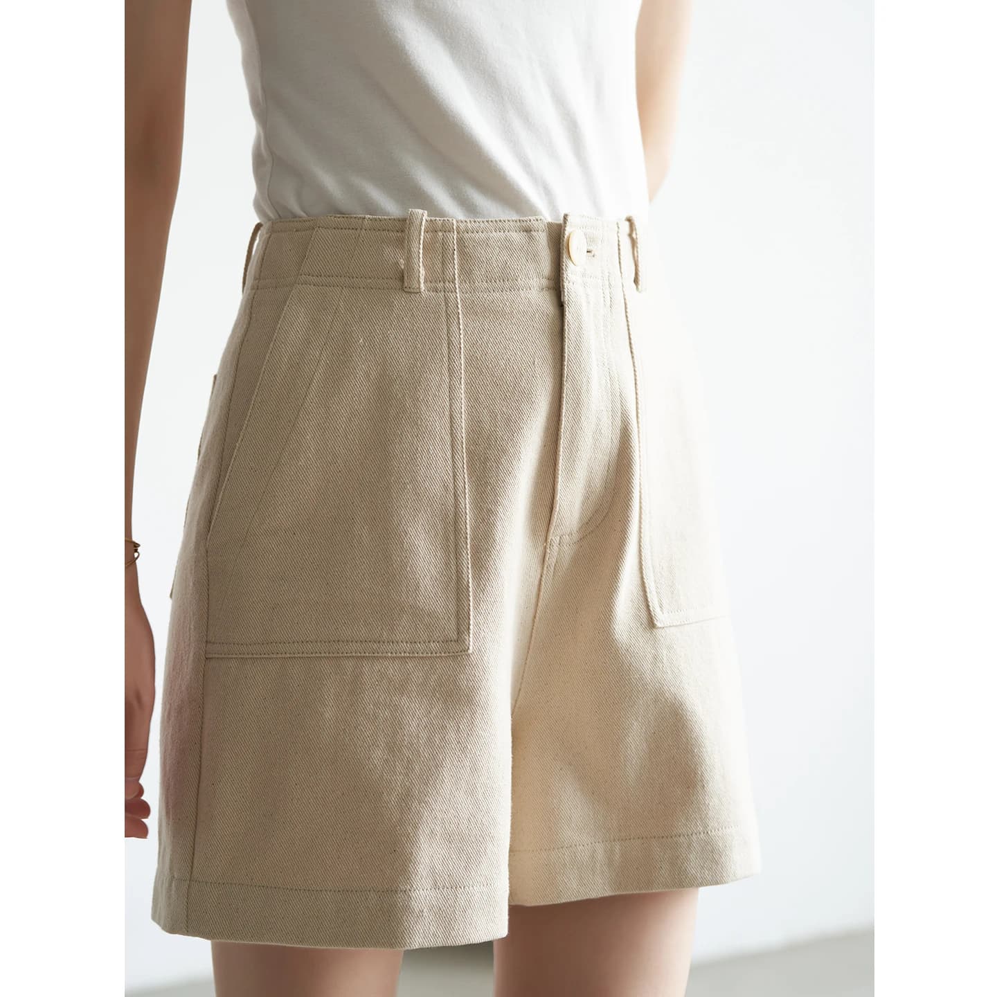 Shorts in denim di cotone a vita alta a gamba dritta da donna, moda estiva, ottima proporzionatura, jeans in cotone grezzo non sbiancato