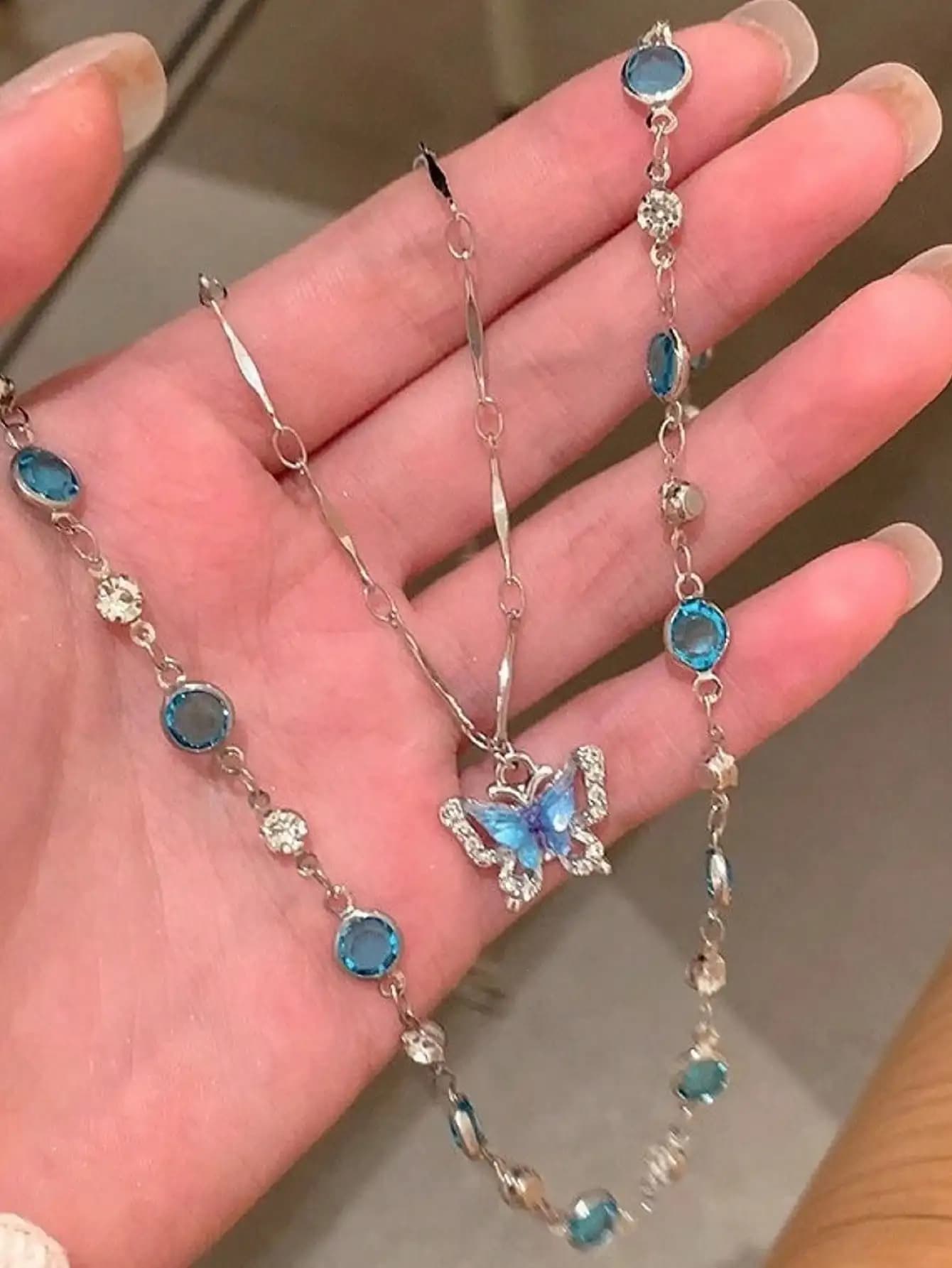 Collana girocollo a 2 strati con ciondolo a farfalla in cristallo blu per donna