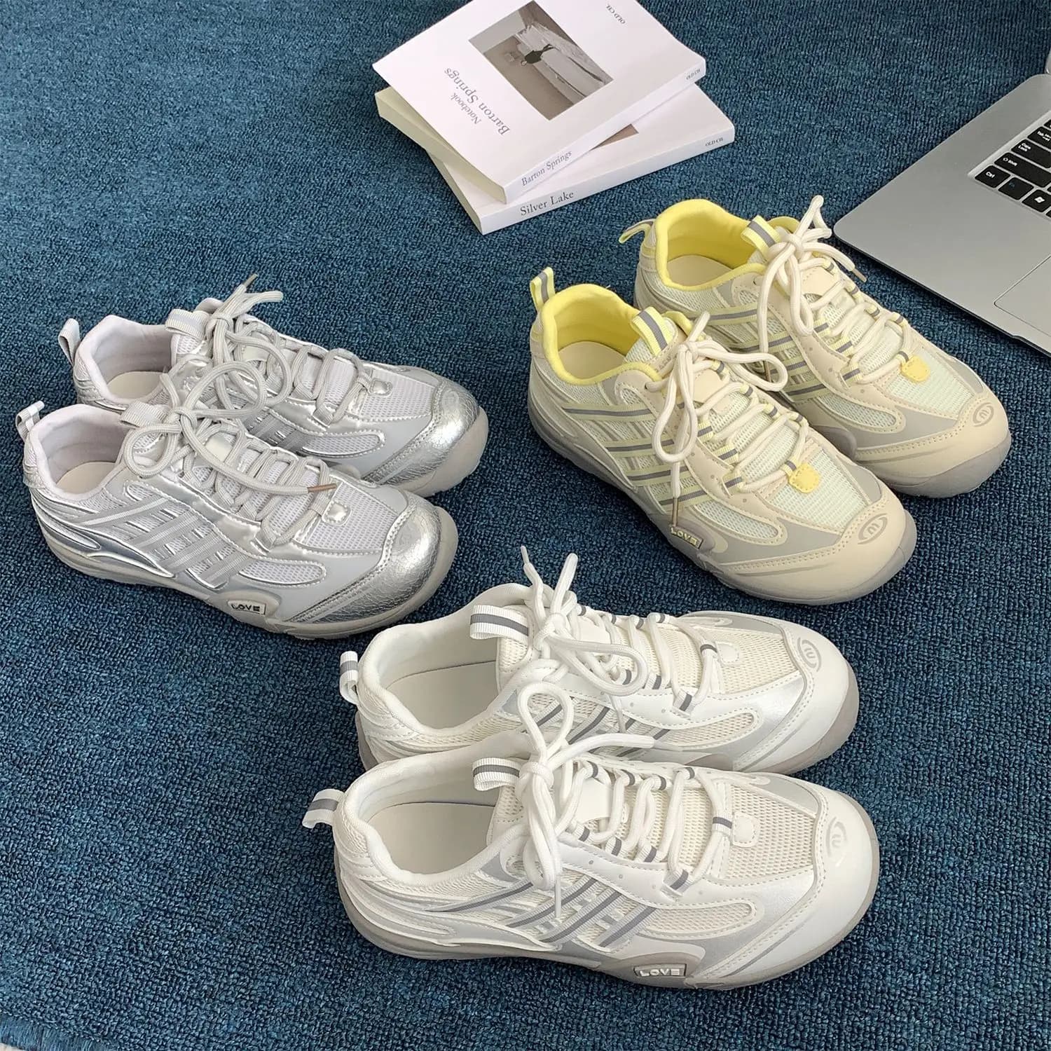 Nuove Scarpe da Ginnastica Estive 2026 in Mesh Traspirante da Donna, Sneakers Casual Bianche con Suola Spessa, Scarpe Platform Versatili e di Tendenza per Ogni Giorno