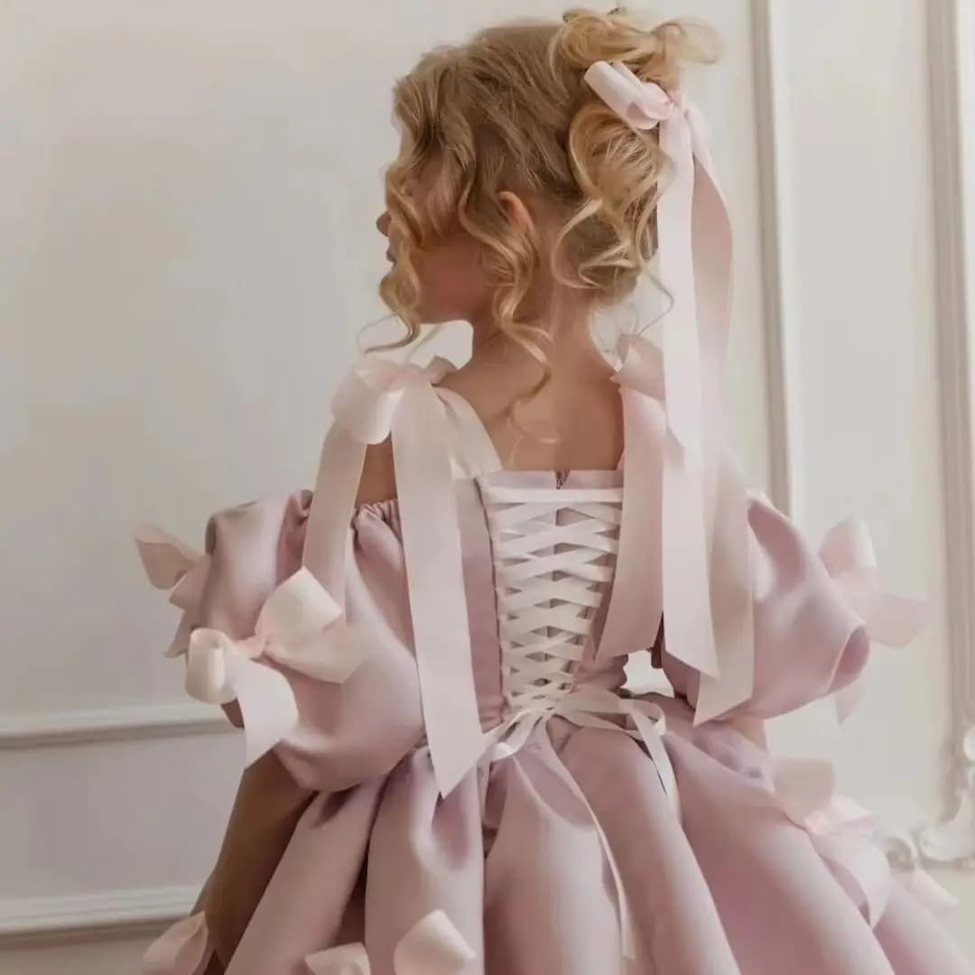 Abito Personalizzato da Damigella in Raso Rosa e Tulle Corto con Fiocco per Matrimoni e Feste di Compleanno