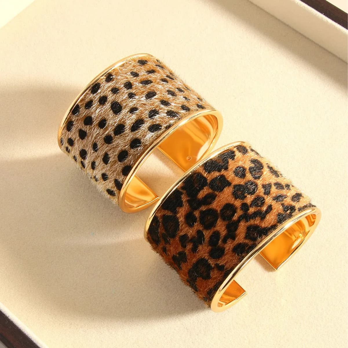 Trendy And Simple Style Leopard Print Personalized Open Cuff Bangles Versatile Bracelets Versatile Temperament Women Men Jewelry