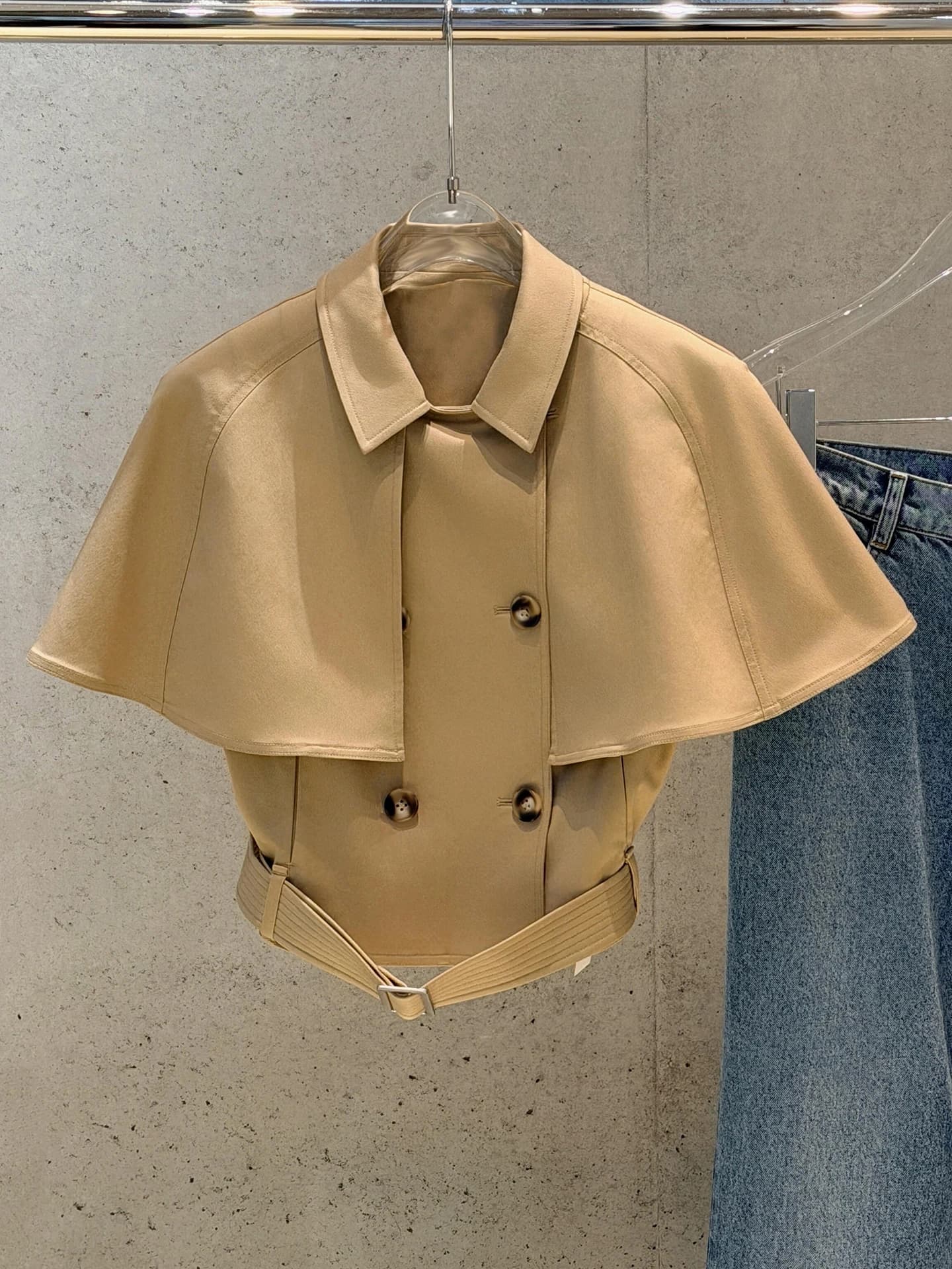 High-End Women's Spring 2026 Design Sense Workwear Style Cowl Neck Jacket Vest Outerwear Ladies' Commute Style Standard Fit