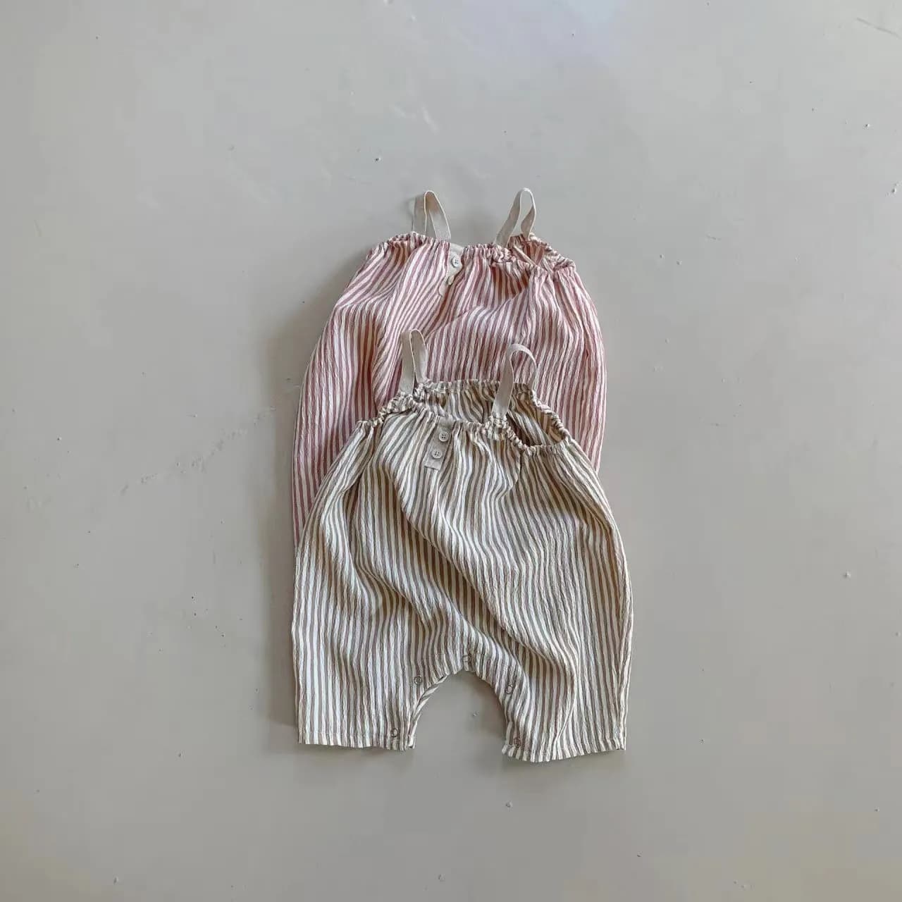 Pagliaccetto a canotta a righe estate fresca sottile tuta a tracolla allentata tuta Casual senza maniche per bambina tuta Casual per bambini