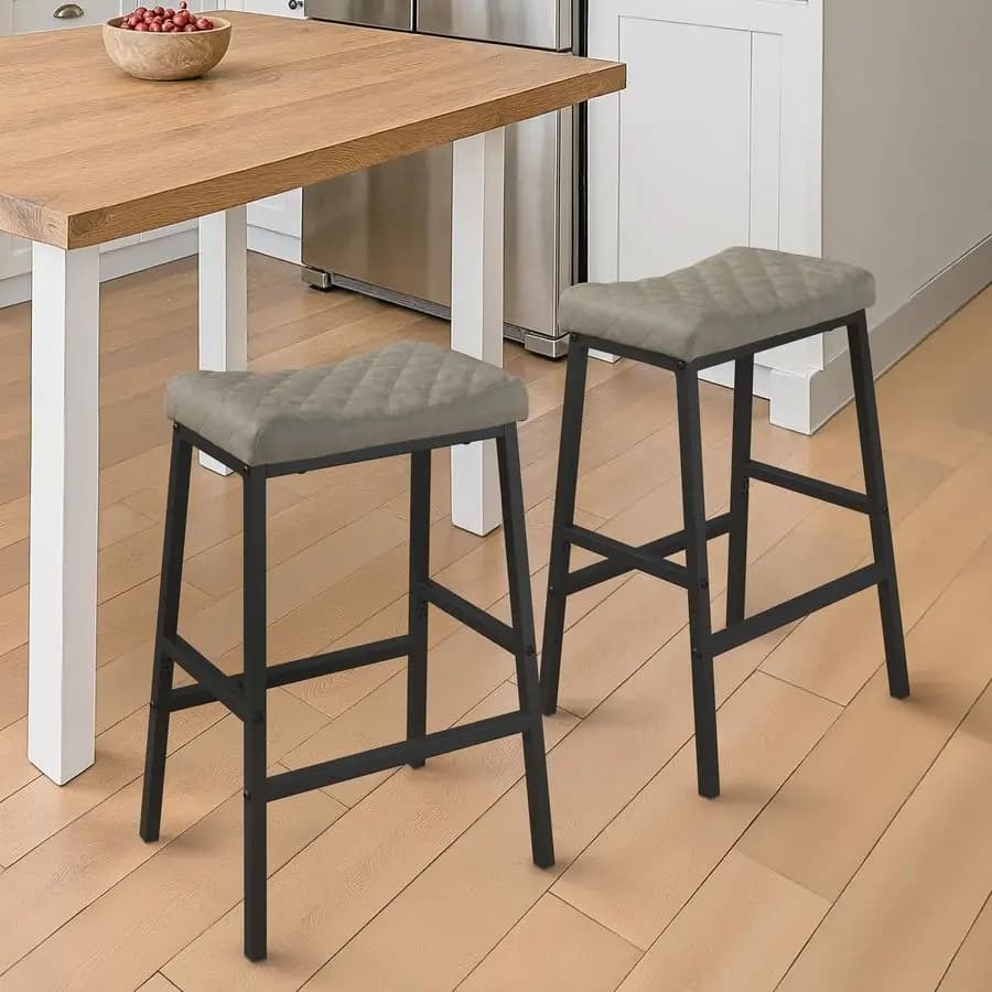 Set di 2 Sgabelli da Bar Altezza Bancone, Seduta in Pelle PU Spessa e Gambe in Metallo Nero, Sgabelli da Cucina 24 Pollici
