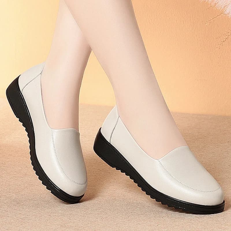 Plus Size 35-43 Comfortable Women's Genuine Leather Shoes Flat Casual Shoes 2026 Spring Fall Ladies Loafers Moccasins Mother
