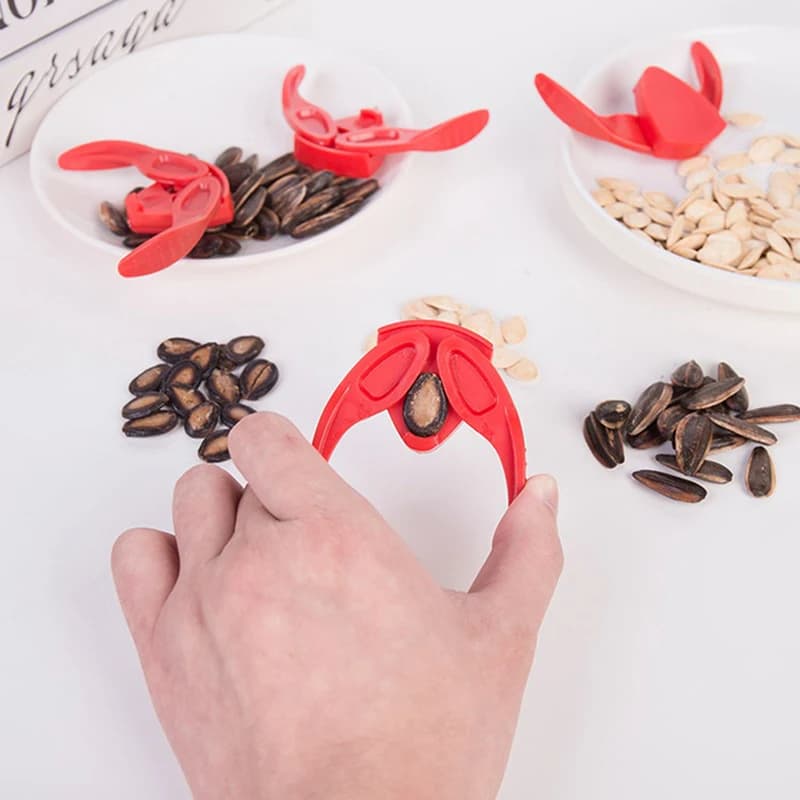 Mini device to open plastic melon seeds for home use, helps the seeds clean, machine tool accessories to peel the sunflower