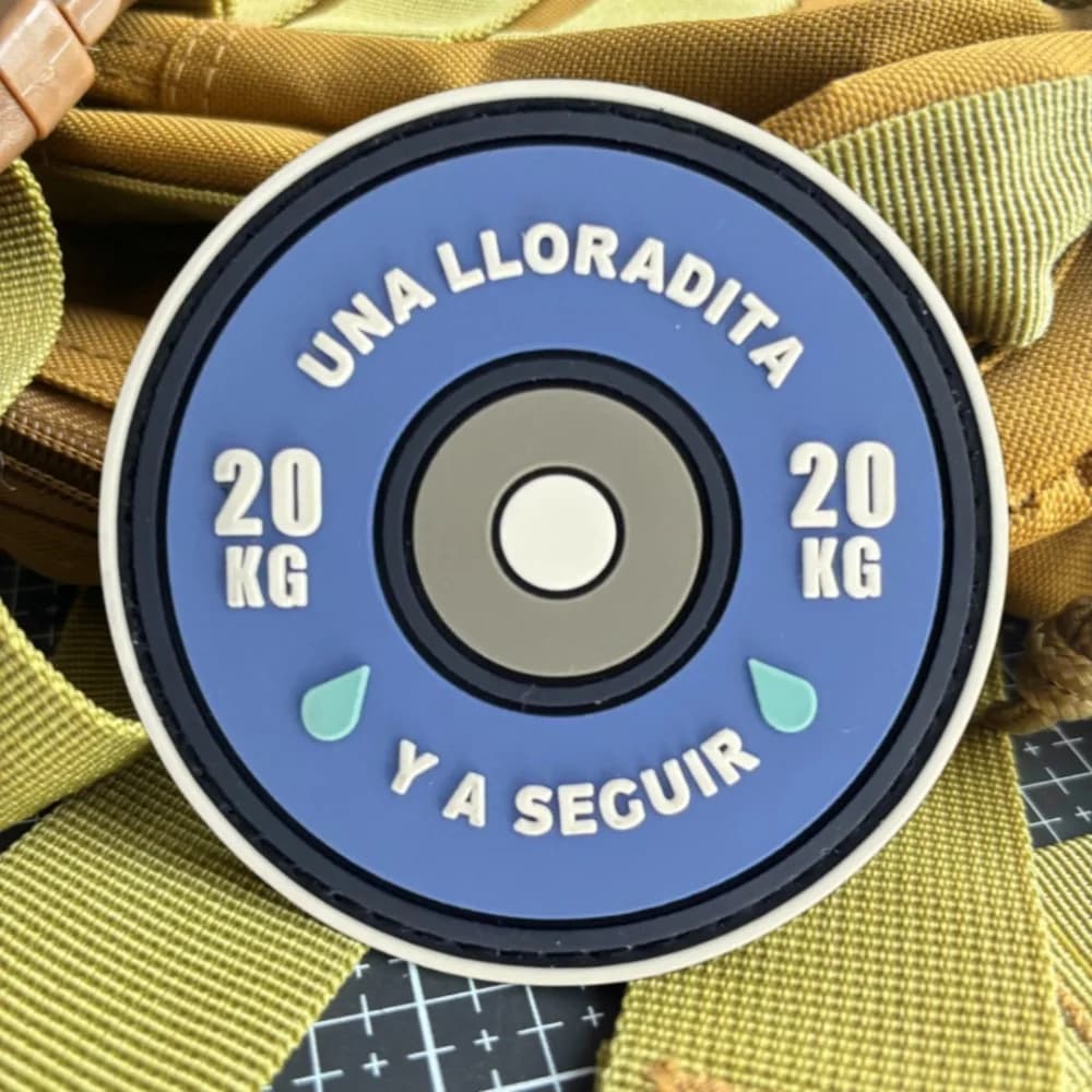 Patch in PVC con gancio e anello da 20 kg a forma di disco da bilanciere, distintivo motivazionale, per abbigliamento, attrezzatura outdoor, decorazione per zaino, adesivo