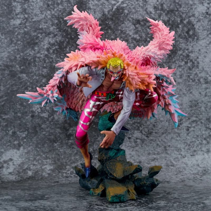 Anime One Piece Dressrosa Donquixote Doflamingo GK Action PVC Figure Gioco Statua Modello da collezione Giocattoli per bambini Regali per bambole 32CM