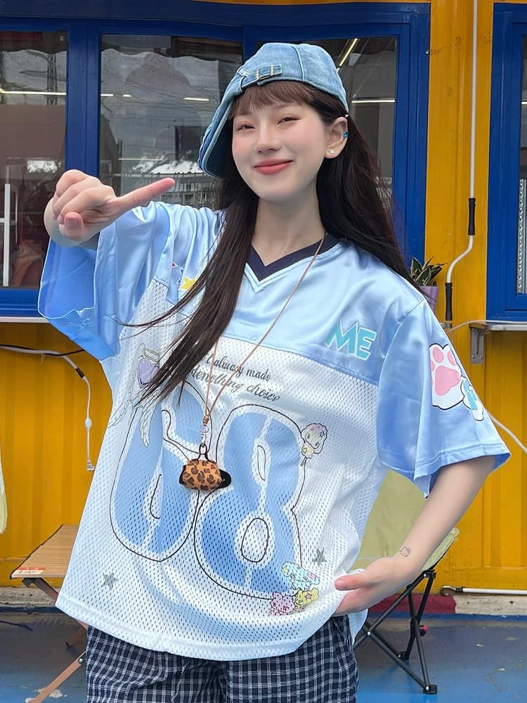 ins College Style Contrasto Cartoon Stampa Maglia con scollo a V Maglia da donna Traspirante T-shirt a maniche corte Top casual allentato da uomo